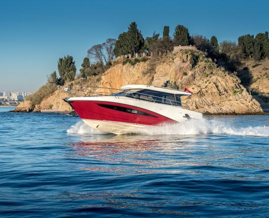 MOMENTA YACHTS 36HT | Catalog Design